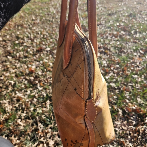 Alviero Martini Alma Handbag RM390 - Picture 4 of 6